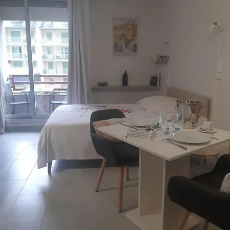 A La Montagne A 2 App107 *